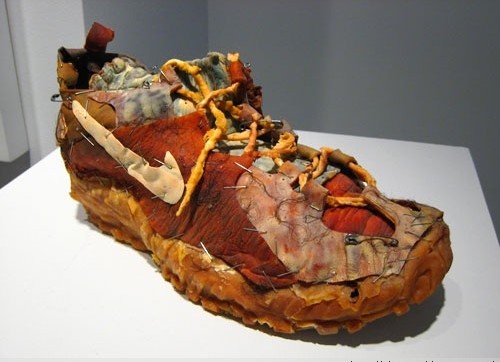 奇幻艺术展 竟用肉片作画（奇图）