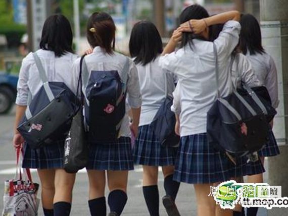 日本女生一穿上校服就很女神 齐B小短裙